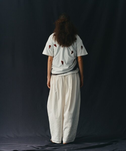 GALLARDAGALANTE(ガリャルダガランテ)の「【2026SS Debut】【Dhritië】【手洗い可】リーフ刺繍Tee(Tシャツ/カットソー・レディース・ホワイト系その他2/グレー系その他/ホワイト系その他/グレー系その他2・FREE)」の7枚目の写真