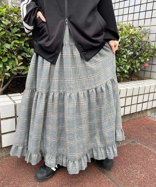 WC（ダブル シー）の「《一部店舗限定★》チェックティアードロングスカート（スカート・レディース・イエロー/グレー・FREE）」の2枚目の写真
