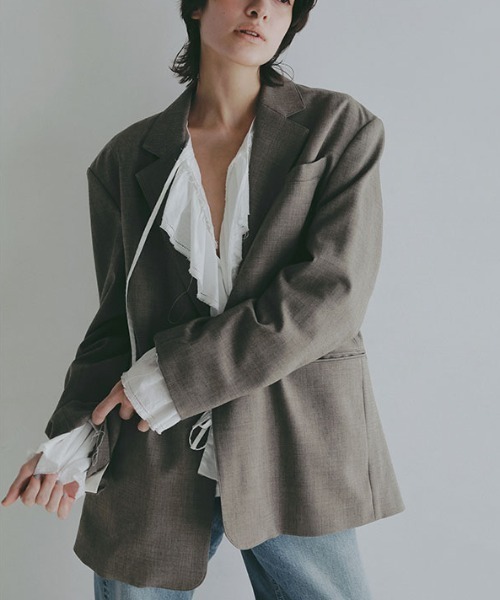 ETRE TOKYO（エトレトウキョウ）の「サイドベンツテーラードジャケット（テーラードジャケット・レディース・グレー/グレイッシュベージュ/ベージュ・S/M）」の3枚目の写真