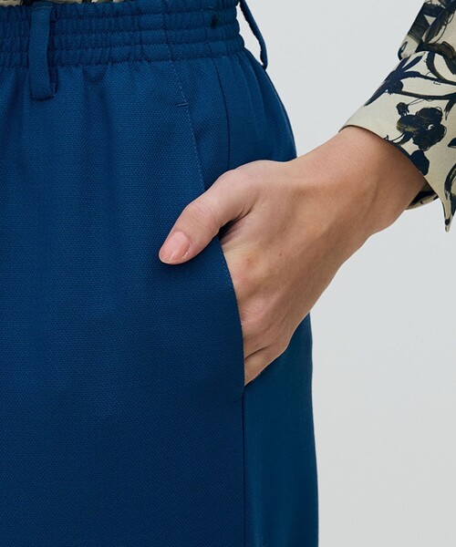 TOMORROWLAND collection（トゥモローランドコレクション）の「ブロークンオックス ストレートパンツ（その他パンツ・レディース・ネイビー/ベージュ/ブルー・36/34）」の8枚目の写真