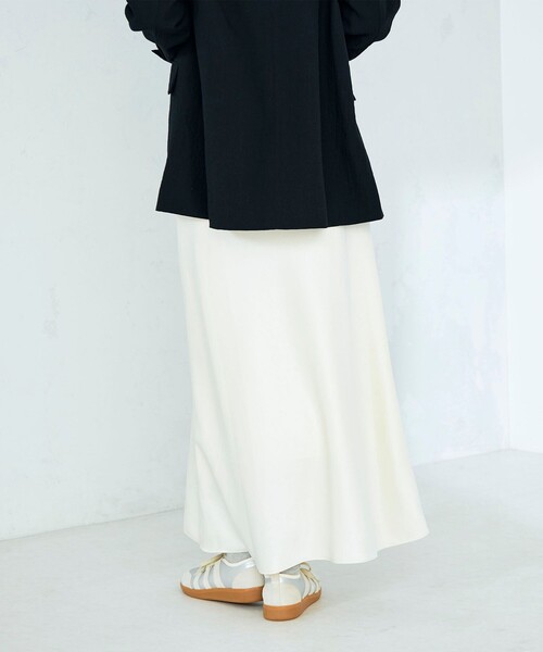 fredy emue（フレディエミュ）の「ヘビーサテンバイアススカート（スカート・レディース・ブラック/ライトグリーン/オフホワイト・38/36）」の9枚目の写真