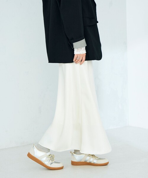 fredy emue（フレディエミュ）の「ヘビーサテンバイアススカート（スカート・レディース・ブラック/ライトグリーン/オフホワイト・38/36）」の10枚目の写真