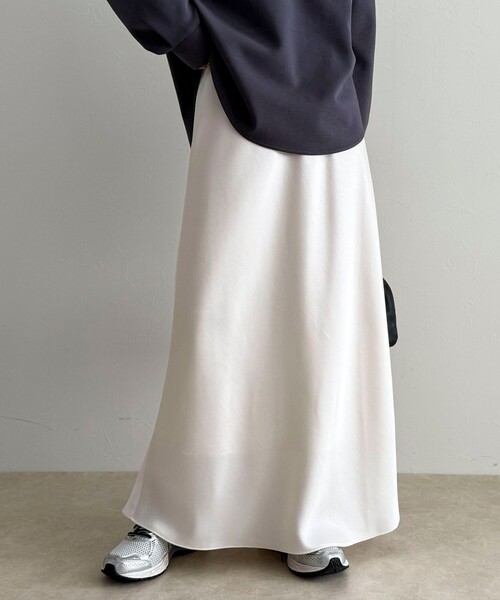 fredy emue（フレディエミュ）の「ヘビーサテンバイアススカート（スカート・レディース・ブラック/ライトグリーン/オフホワイト・38/36）」の20枚目の写真