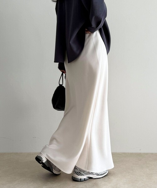 fredy emue（フレディエミュ）の「ヘビーサテンバイアススカート（スカート・レディース・ブラック/ライトグリーン/オフホワイト・38/36）」の21枚目の写真