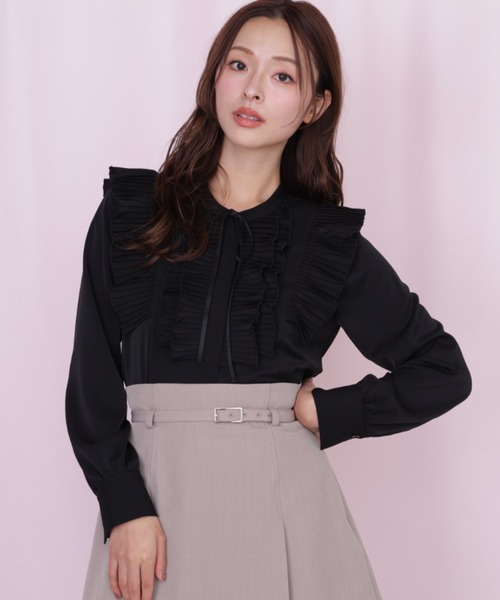 JILL by JILL STUART（ジルバイジルスチュアート）の「プリーツフリルブラウス（シャツ/ブラウス・レディース・ホワイト/ブラック/グレー・FREE）」の3枚目の写真