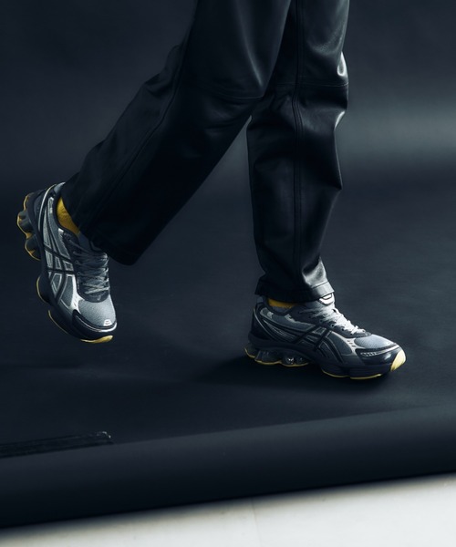 ASICS（アシックス）の「GEL-KINETIC FLUENT　1203A591.027（スニーカー・メンズ・グレー・4/4h/5/5h/6/6h/7h/8/8h/9/9h/10/11/11h/13）」の2枚目の写真