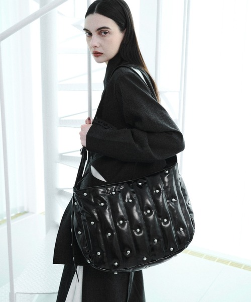 seyto(セイト)の「Studs padded sholder bag / スタッズパデットショルダーバッグ(ショルダーバッグ・メンズ・ブラック/ブラウン・FREE)」の11枚目の写真
