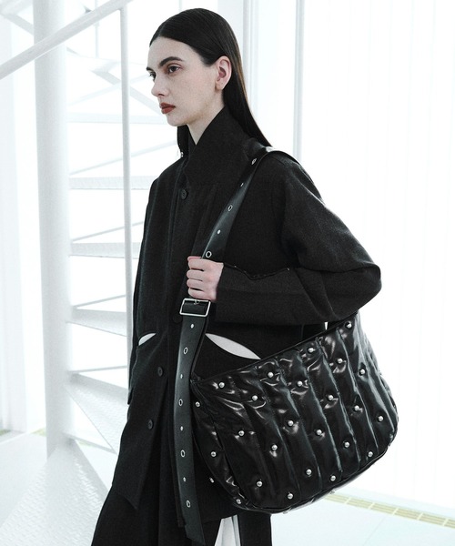 seyto(セイト)の「Studs padded sholder bag / スタッズパデットショルダーバッグ(ショルダーバッグ・メンズ・ブラック/ブラウン・FREE)」の9枚目の写真