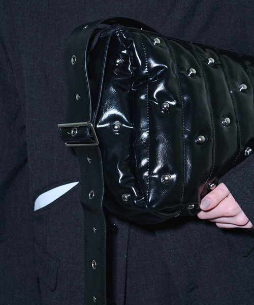 seyto(セイト)の「Studs padded sholder bag / スタッズパデットショルダーバッグ(ショルダーバッグ・メンズ・ブラック/ブラウン・FREE)」の17枚目の写真