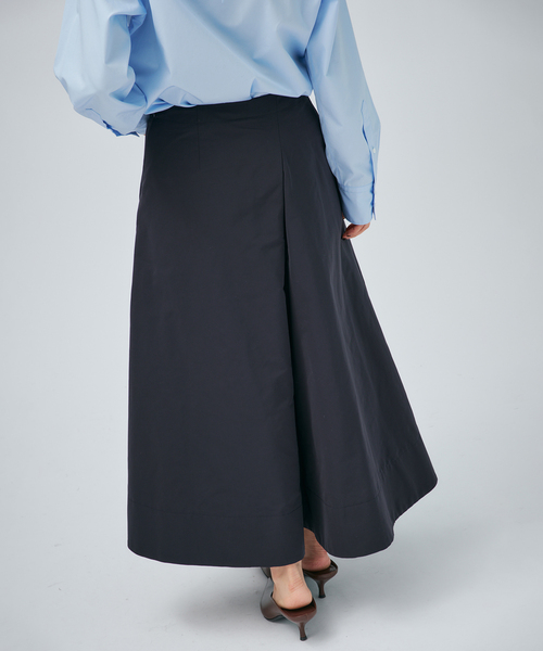 VERMEIL par iena(ヴェルメイユパーイエナ)の「タフタタックスカート(スカート・レディース・ネイビー・38/36)」の1枚目の写真