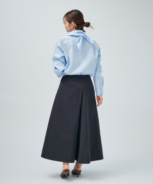 VERMEIL par iena(ヴェルメイユパーイエナ)の「タフタタックスカート(スカート・レディース・ネイビー・38/36)」の4枚目の写真