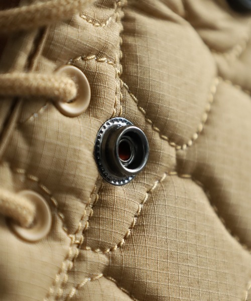 PALLADIUM(パラディウム)の「BAGGY RE-QUILTED バギー キルトテッド スニーカー(ブーツ・メンズ・オリーブ/キャメル・22.5cm/24cm/24.5cm/26cm/26.5cm/27cm/27.5cm/28cm)」の19枚目の写真