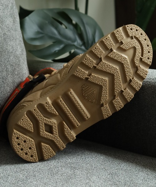 PALLADIUM(パラディウム)の「BAGGY RE-QUILTED バギー キルトテッド スニーカー(ブーツ・メンズ・オリーブ/キャメル・22.5cm/24cm/24.5cm/26cm/26.5cm/27cm/27.5cm/28cm)」の21枚目の写真