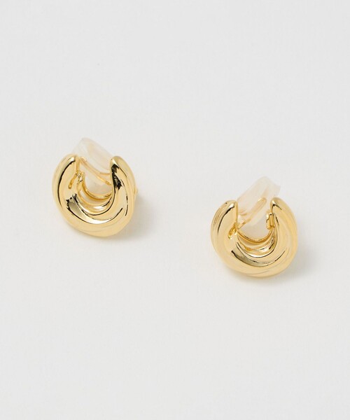 UNITED ARROWS（ユナイテッドアローズ）の「カービングC イヤリング（イヤリング・レディース・シルバー/ゴールド・FREE）」の2枚目の写真