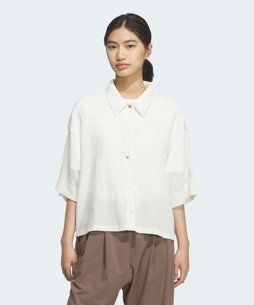adidas(アディダス)の「ソフトリュクス シアー ルーズフィット 襟付き 半袖シャツ / アディダス adidas(シャツ/ブラウス・レディース・グリーン/ホワイト/パープル/ブラック・XX-LARGE/LARGE/MEDIUM/SMALL/X-LARGE/X-SMALL)」の2枚目の写真