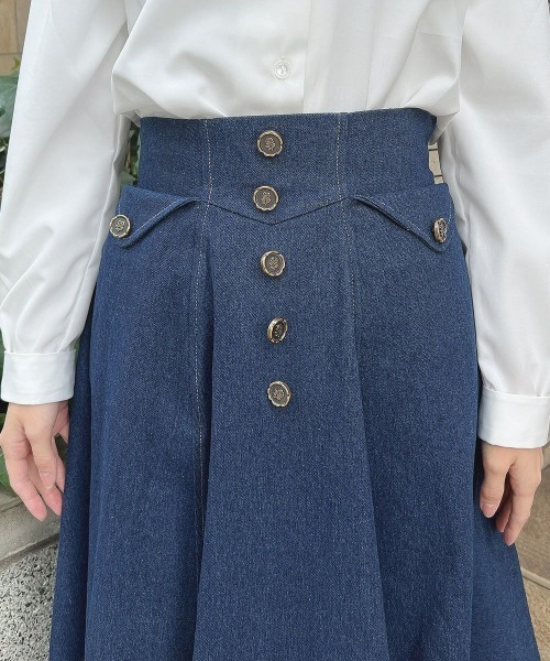 F i.n.t(フィント)の「ローズシーリング釦デニムフレアースカート(スカート・レディース・ブラック/インディゴブルー・FREE)」の8枚目の写真