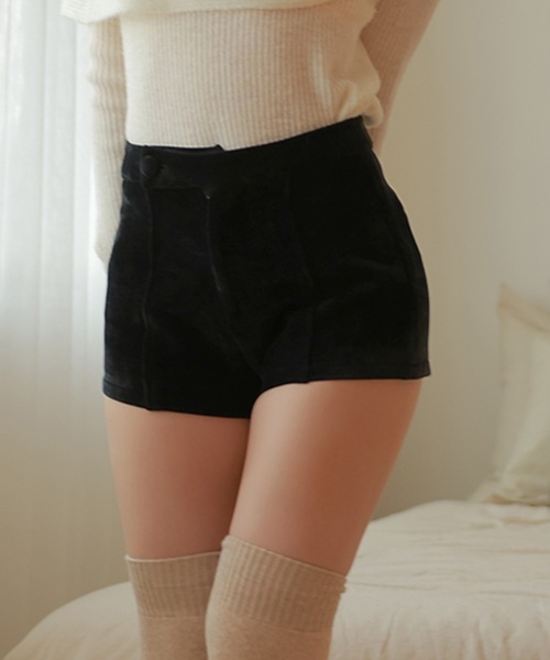 M DOLLY（エムドリー）の「center seam clea mini pants/センターシームクレアミニパンツ（その他パンツ・レディース・ベージュ/ブラック・M/S）」の2枚目の写真