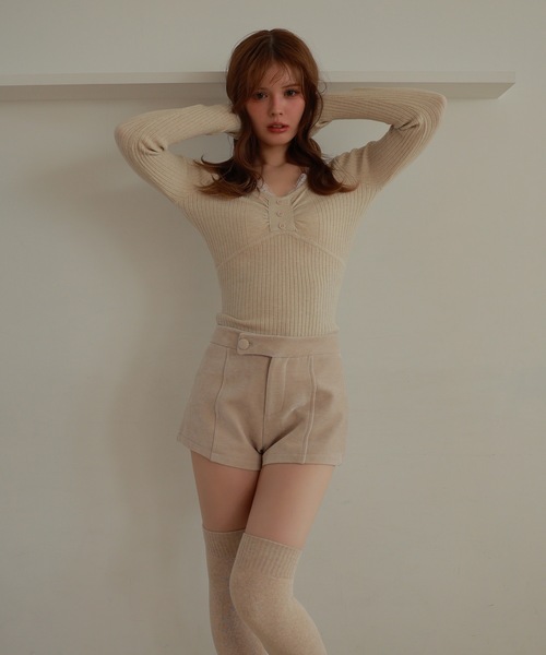 M DOLLY（エムドリー）の「center seam clea mini pants/センターシームクレアミニパンツ（その他パンツ・レディース・ベージュ/ブラック・M/S）」の10枚目の写真