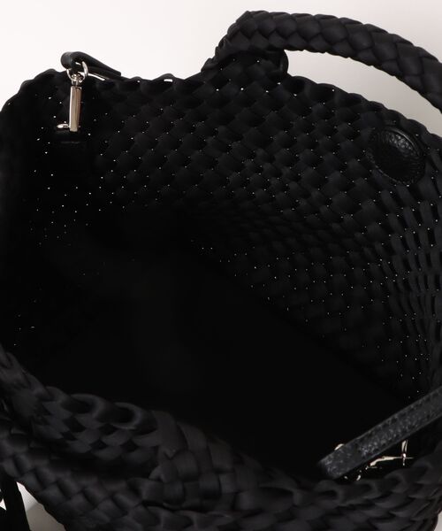 IO(イオ)(イオ)の「HERB/Intrecciato Tote Bag with 2Way Pouch/ツーウェイポーチ付きトートバッグ(トートバッグ・レディース・ブラウン/アイボリー/ブラック・FREE)」の6枚目の写真