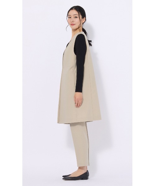 AOYAMA(アオヤマ)の「抜群の着回し力と機能性が魅力「名品シリーズ」ロングジレ【セットアップ着用可】(スーツベスト・レディース・ベージュ/ネイビー・L/M)」の4枚目の写真