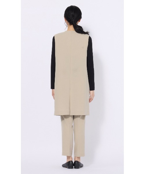 AOYAMA(アオヤマ)の「抜群の着回し力と機能性が魅力「名品シリーズ」ロングジレ【セットアップ着用可】(スーツベスト・レディース・ベージュ/ネイビー・L/M)」の5枚目の写真
