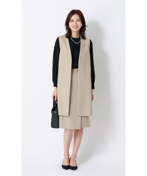 AOYAMA(アオヤマ)の「抜群の着回し力と機能性が魅力「名品シリーズ」ロングジレ【セットアップ着用可】(スーツベスト・レディース・ベージュ/ネイビー・L/M)」の11枚目の写真