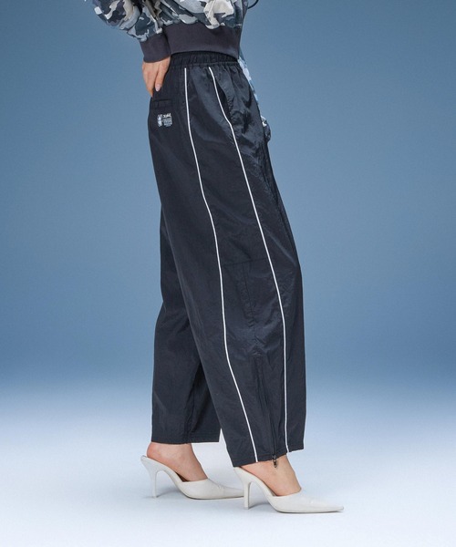 X-girl(エックスガール)の「BANANA SHAPE TRACK PANTS(その他パンツ・レディース・ブラック/ベージュ・S/M)」の10枚目の写真