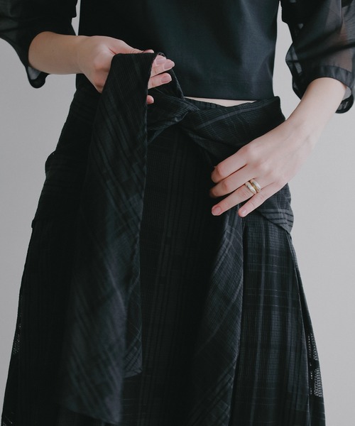 MANOF(マノフ)の「SHEER CHECK FLARE SKIRTS(スカート・レディース・ブラック/レッド/ベージュ・M/S)」の8枚目の写真
