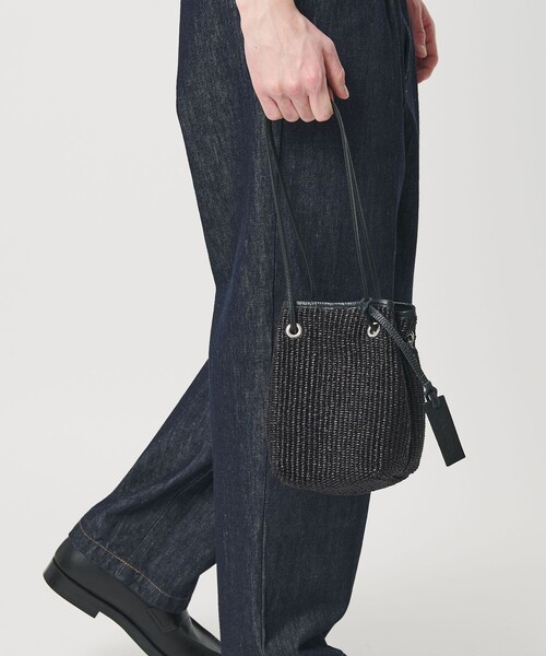 BEAUTY&YOUTH UNITED ARROWS(ビューティーアンドユースユナイテッドアローズ)の「<LA UNIQA>巾着 BAG(ハンドバッグ・メンズ・ブラック/ベージュ・FREE)」の4枚目の写真
