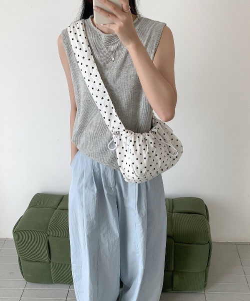 mebole(メボレ)の「Shirring Dot Shoulder Bag(ショルダーバッグ・レディース・ピンク/ホワイト/ブラック・FREE)」の7枚目の写真