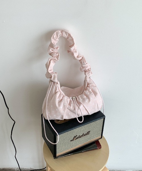 mebole(メボレ)の「Shirring Dot Shoulder Bag(ショルダーバッグ・レディース・ピンク/ホワイト/ブラック・FREE)」の18枚目の写真
