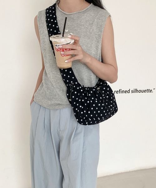 mebole(メボレ)の「Shirring Dot Shoulder Bag(ショルダーバッグ・レディース・ピンク/ホワイト/ブラック・FREE)」の13枚目の写真