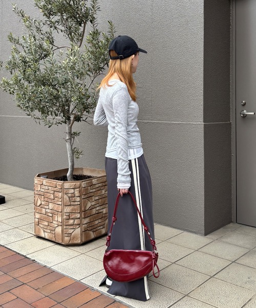 ISOOK(アイスー)の「【ISOOK / アイスー】ロングスリーブシアーロンT / 長袖 クルーネック 丸首 Tシャツ レイヤード トップス 重ね着 タイト インナー ピンク イエロー グレー ホワイト ZOZOTOWN限定(Tシャツ/カットソー・レディース・ホワイト/ライトグレー/ライトピンク/ライトイエロー・FREE)」の22枚目の写真