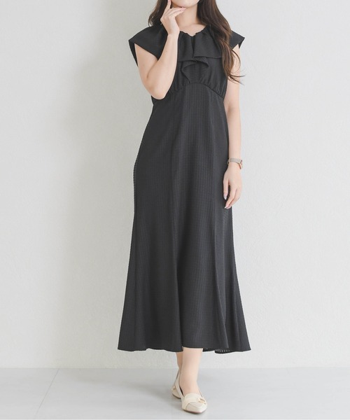 MISCH MASCH（ミッシュマッシュ）の「2026春夏新作 エンボスビッグカラーワンピース（ワンピース・レディース・ブラック/ライトブルー/ホワイト・S/M）」の4枚目の写真