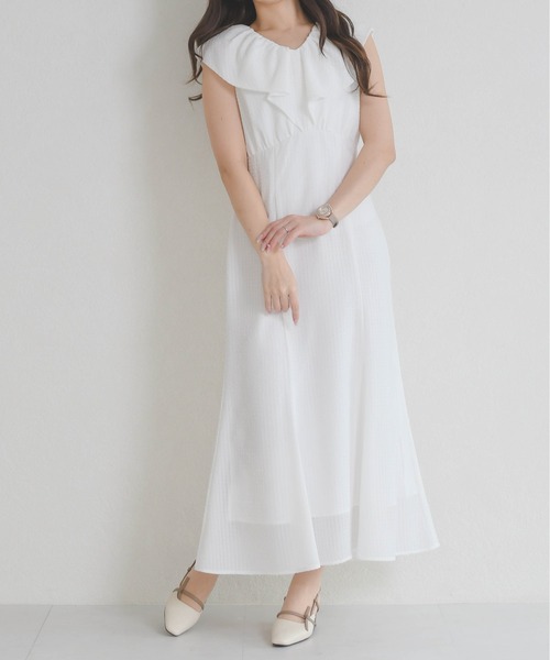 MISCH MASCH（ミッシュマッシュ）の「2026春夏新作 エンボスビッグカラーワンピース（ワンピース・レディース・ブラック/ライトブルー/ホワイト・S/M）」の7枚目の写真