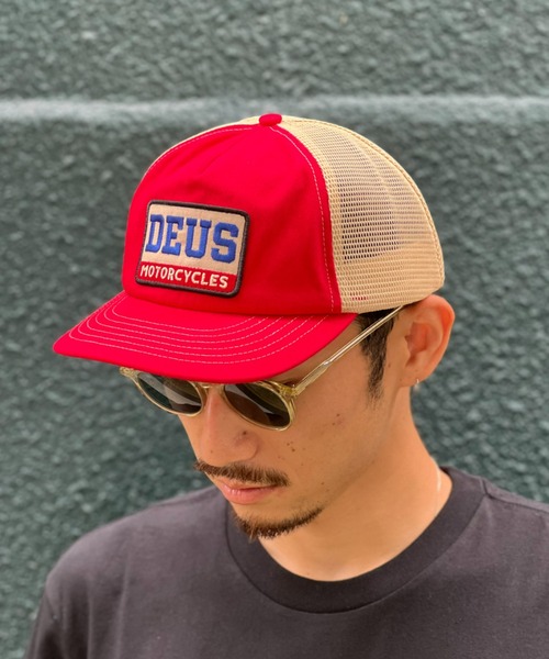 DEUS EX MACHINA(デウスエクスマキナ)の「【DEUS】Malden Trucker(キャップ・メンズ・レッド/ブラック/ブルー・ONE SIZE)」の3枚目の写真