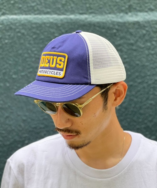 DEUS EX MACHINA(デウスエクスマキナ)の「【DEUS】Malden Trucker(キャップ・メンズ・レッド/ブラック/ブルー・ONE SIZE)」の2枚目の写真