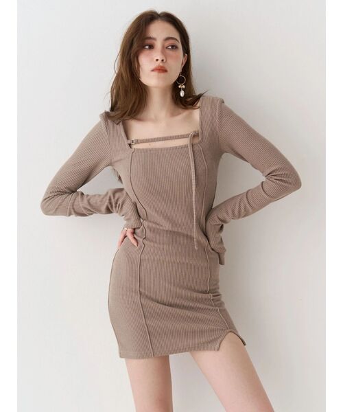 EVRIS(エヴリス)の「カットタイトミニワンピース 春服(ワンピース・レディース・ブラック/ベージュ/チャコールグレー・FREE)」の3枚目の写真