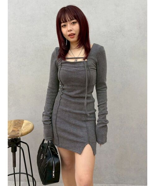 EVRIS(エヴリス)の「カットタイトミニワンピース 春服(ワンピース・レディース・ブラック/ベージュ/チャコールグレー・FREE)」の1枚目の写真