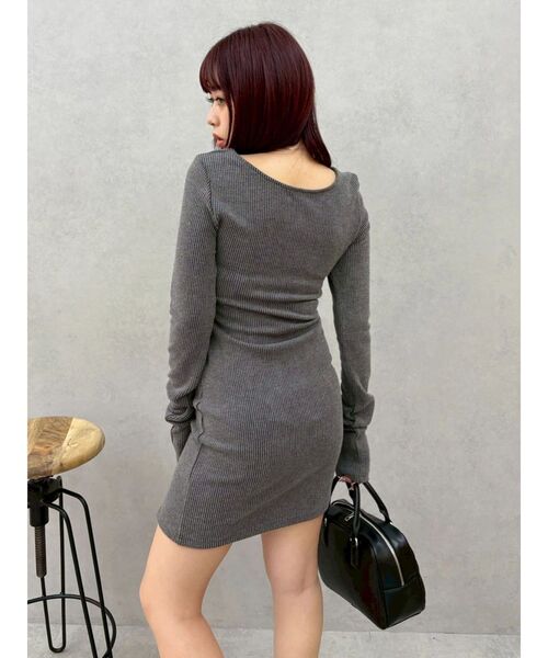 EVRIS(エヴリス)の「カットタイトミニワンピース 春服(ワンピース・レディース・ブラック/ベージュ/チャコールグレー・FREE)」の21枚目の写真