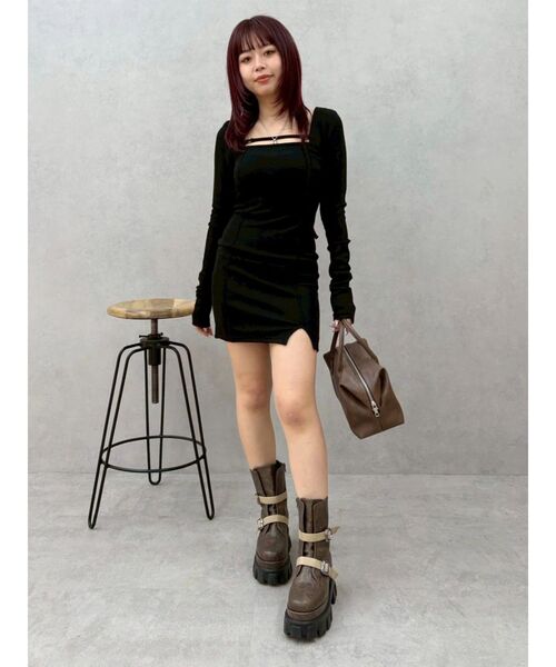 EVRIS(エヴリス)の「カットタイトミニワンピース 春服(ワンピース・レディース・ブラック/ベージュ/チャコールグレー・FREE)」の4枚目の写真