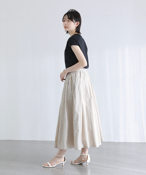 La TOTALITE(ラトータリテ)の「【洗える】接触冷感スムースハイネックプルオーバー(Tシャツ/カットソー・レディース・ベージュ/ブラック/ホワイト/ボルドー・FREE)」の6枚目の写真