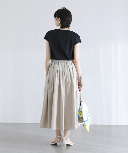 La TOTALITE(ラトータリテ)の「【洗える】接触冷感スムースハイネックプルオーバー(Tシャツ/カットソー・レディース・ベージュ/ブラック/ホワイト/ボルドー・FREE)」の7枚目の写真
