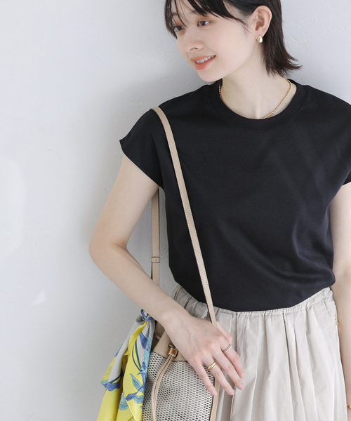 La TOTALITE(ラトータリテ)の「【洗える】接触冷感スムースハイネックプルオーバー(Tシャツ/カットソー・レディース・ベージュ/ブラック/ホワイト/ボルドー・FREE)」の8枚目の写真