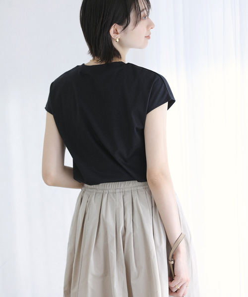 La TOTALITE(ラトータリテ)の「【洗える】接触冷感スムースハイネックプルオーバー(Tシャツ/カットソー・レディース・ベージュ/ブラック/ホワイト/ボルドー・FREE)」の10枚目の写真