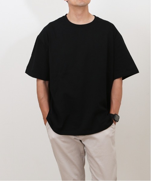 United Athle(ユナイテッドアスレ)の「ユナイテッドアスレ 6.5オンス ボックスシルエットTシャツ(Tシャツ/カットソー・メンズ・ダークウッド/ホワイト/ブラック/ダークパープル/アイボリー/サックスブルー/スモーキーグリーン系/グレイッシュベージュ/ネイビー/スミクロ/ブルー・L/M/S/XL)」の1枚目の写真