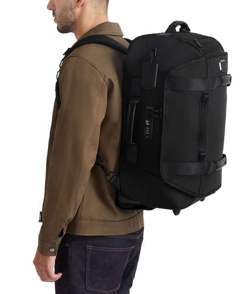 TUMI(トゥミ)の「ALPHA BRAVO ウィールド・ダッフル・キャリーオン スーツケース(機内持ち込みサイズ) 1泊~3泊程度(スーツケース/キャリーバッグ・メンズ・ブラック・FREE)」の3枚目の写真