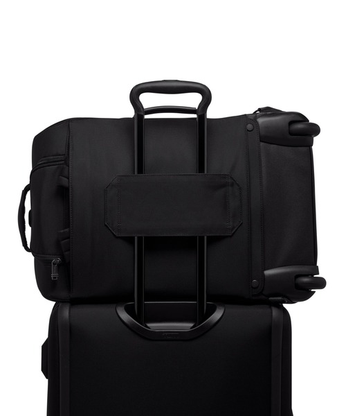 TUMI(トゥミ)の「ALPHA BRAVO ウィールド・ダッフル・キャリーオン スーツケース(機内持ち込みサイズ) 1泊~3泊程度(スーツケース/キャリーバッグ・メンズ・ブラック・FREE)」の5枚目の写真