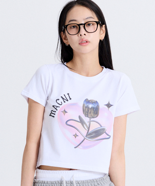 MACNI(マクニ)の「ROSE HEART CROP T-SHIRT WHITE(Tシャツ/カットソー・レディース・ホワイト・FREE)」の1枚目の写真