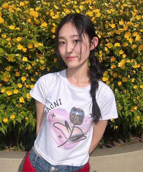 MACNI(マクニ)の「ROSE HEART CROP T-SHIRT WHITE(Tシャツ/カットソー・レディース・ホワイト・FREE)」の5枚目の写真